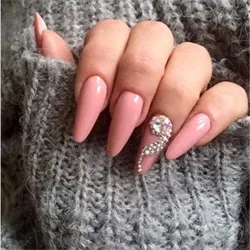 215 Pink Pursuit, CND Vinylux, Flirtation Collection